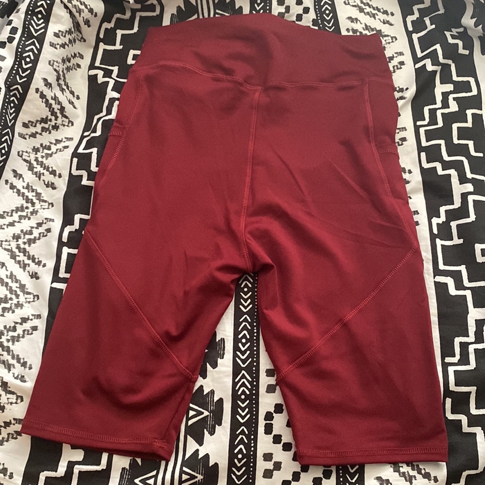 Red shorts - Picture 2 of 2